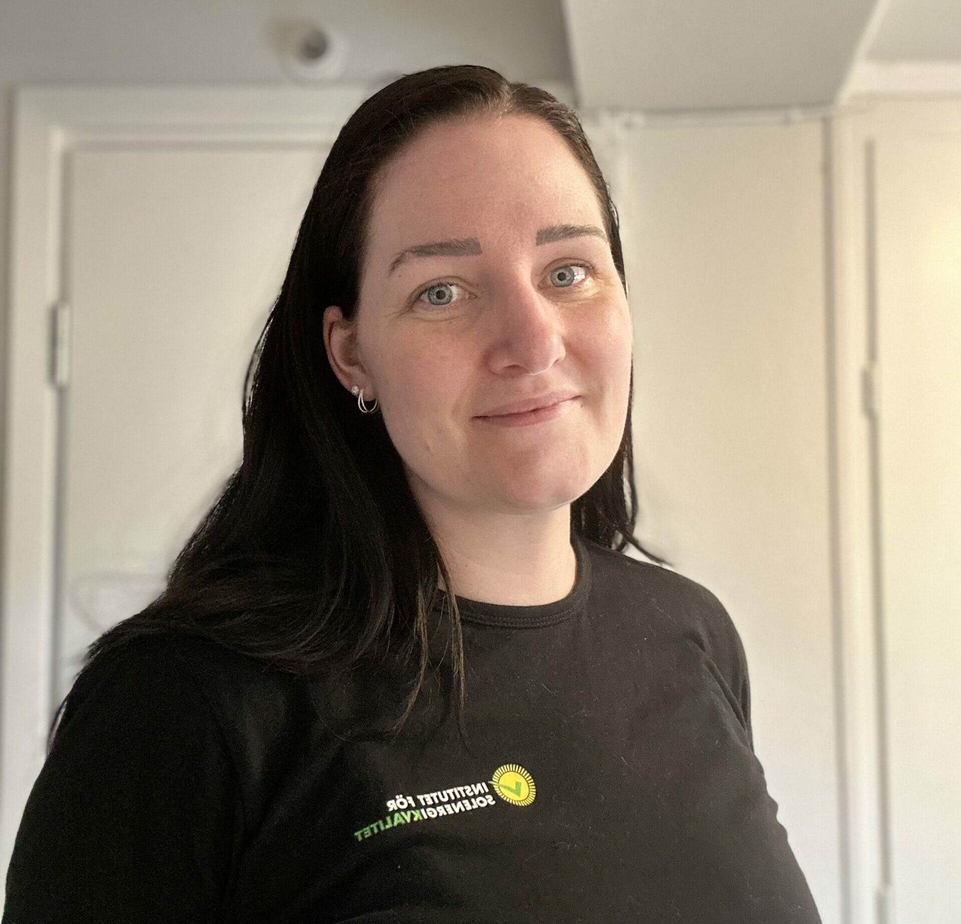 Läs mer om artikeln Emma Hansen, Institutet för Solenergikvalitet